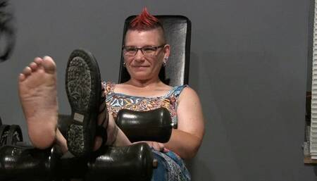 NEW contender for "Most ticklish feet!" Super exciting TJ