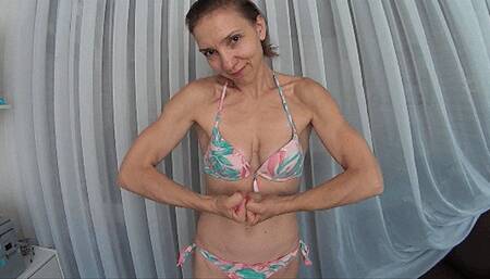MUSCLE POSING IN BIKINI 6 (MW)