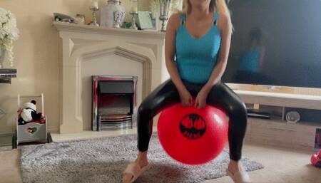 Tight space hopper play pin popping 4k