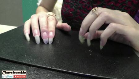 I continue ruining things: now scratching the leather case