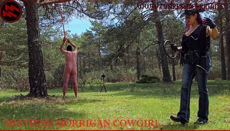 MORRIGAN COWGIRL (Shoot from behind)