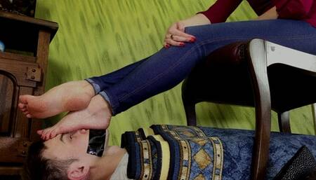 Goddess Barbara Keep Man In Carpet - Barefoot - Polish Language - HD 1920x1080