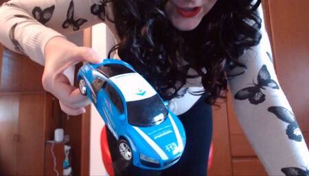 I destroy your ex girlfriend's presents - Video re-edited in 4K