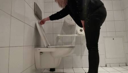 Big fat brownie escapes from my butthole COMPIlationreup