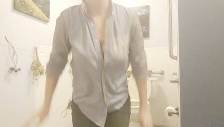 Public Pee & Flash, Wine Bar