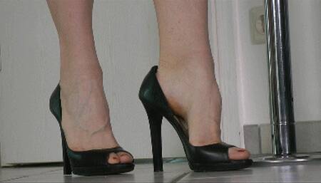 SexyPeeptoesSexyArches (MP4)