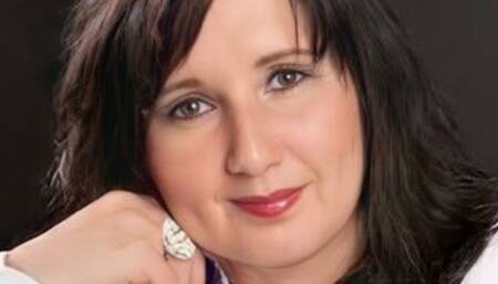 Black bull unloads in white vagina to make her pregnant