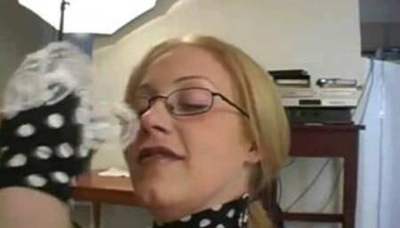 Spex slut gives a handie in naughty POV scene