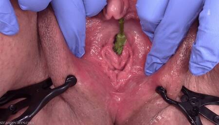 peehole nettles (720 wmv)