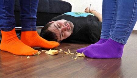 Cheese socks and cheesecake - This love goes through the stomach!