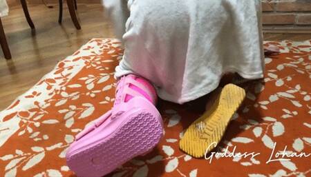 Pink Robofoot 01 -   Getting ready at my friend's house mov