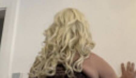 Stephanie Luvsit Needs Her Dildo