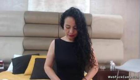 Amateur Latina mature masturbates on webcam