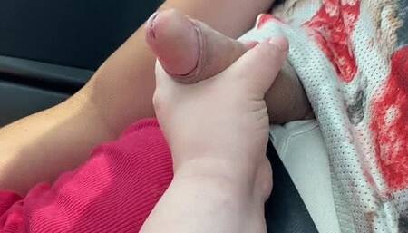 SexySignatureBBW Gets Caught Blowing Her Boyfriend In Nature!