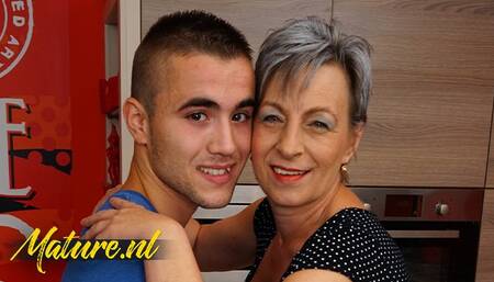 Wonderful hussy - doggystyle action - Mature NL