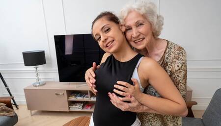 Bonny Sherill Collins at lesbian seduce trailer