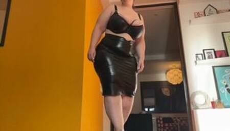 Giantess big ass crushes you