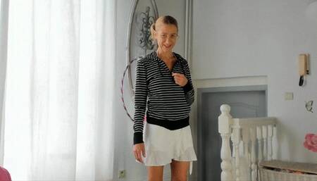 Undress me and eat my pussy