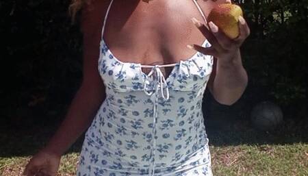 How To Eat A Mango Like A Rude Gyal