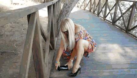 Walking in the park AVI(1920x1080)FHD