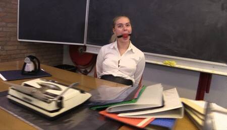 Denise Fakes a Robbery wmv