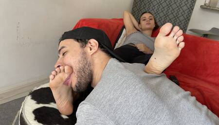 Swallowing sweaty feet (MP4-HD 1080p)