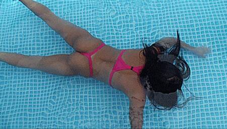 Sexy queen doing tricks in the pool (1920x1080 HD) MP4