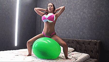 Lucy is riding a ball (1920x1080 HD) WMV