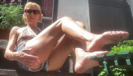 Bare soles in the heat