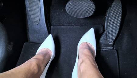 WHITE OFFICE HIGH HEELS in Pedal Pumping