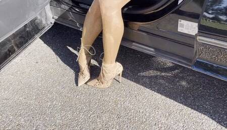 KsSunflwr driving & pedal pumping in strappy stilettos