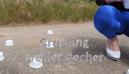 Crushing white cup - Crushing weißer Becher