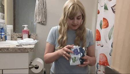 Stuck In Bathroom With A Heavy Flow And Thin Pads [WMV]