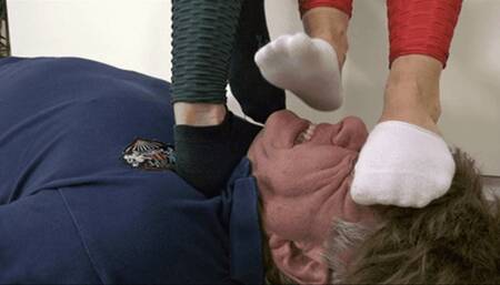 Face and throat suffer under 4 feet (small version)