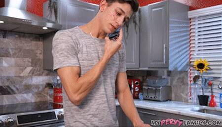 Prankin' My Stepsis With My Personal Sausage Pizza - Mp4 4K