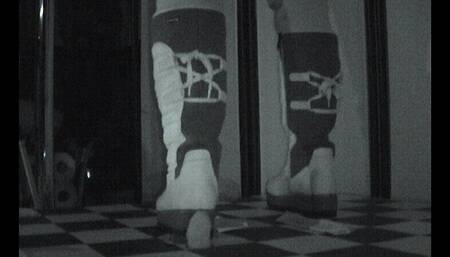 These brutal soles quickly overstrain a small cock - Cam 4