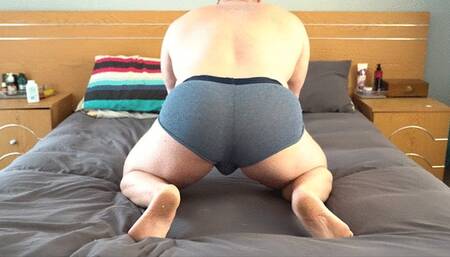 Thick Bubble Butt Muscleman Farting Huge Farts!