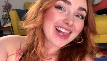 Hairy babe uses dildos to cum (wmv)