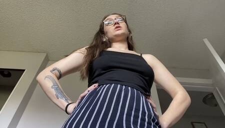 Giantess smelly ass worship
