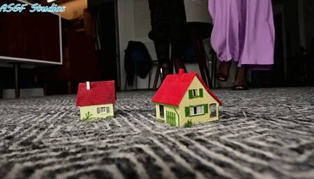 GiANT BOSSES crush your house B side! - MOV