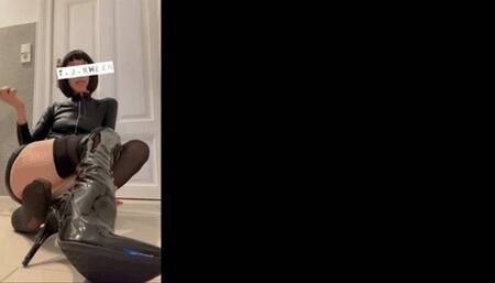 The Mistress’s Nylon Feet