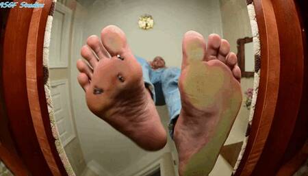 MASSIVE ebony Goddess oblivious to the tinys below part 2 - MP4