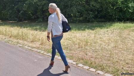 stolen Shoe in the Britzer Garten Berlin wmv 1280 x 720