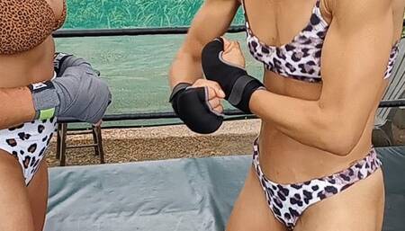 Bianca vs Luna -Bearhug Match