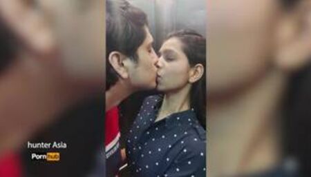 Stranger Girl Kissing Me In The Elevator & Fucked in her Hotel Room