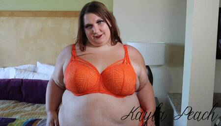 SSBBW Kayla Peach Shakes and Twerks Her Massive Ass