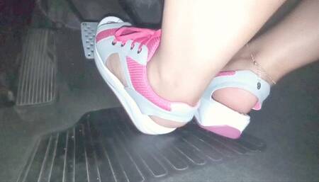 Outdoor Platform Sandal Stomp, Floor & Peel out