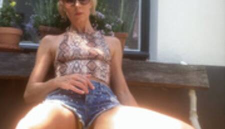 Jeans shorts in the heat