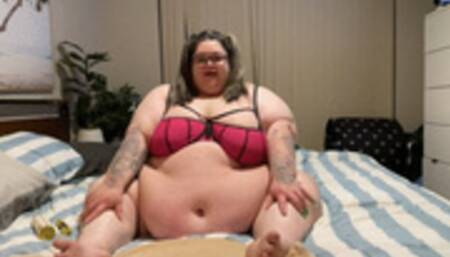 SSBBW Oily Fat Feet & Belly Button Fucking