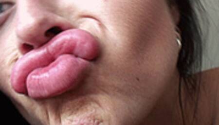 BIG LIPS VERY SMELL (1920x1080 HD) MP4